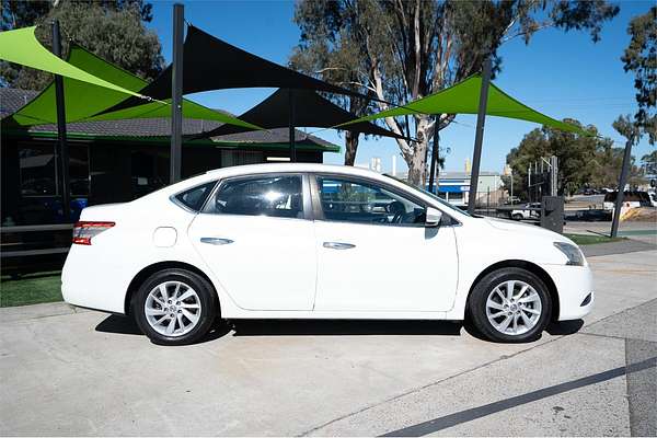 2014 Nissan Pulsar ST B17
