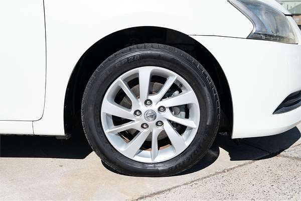 2014 Nissan Pulsar ST B17