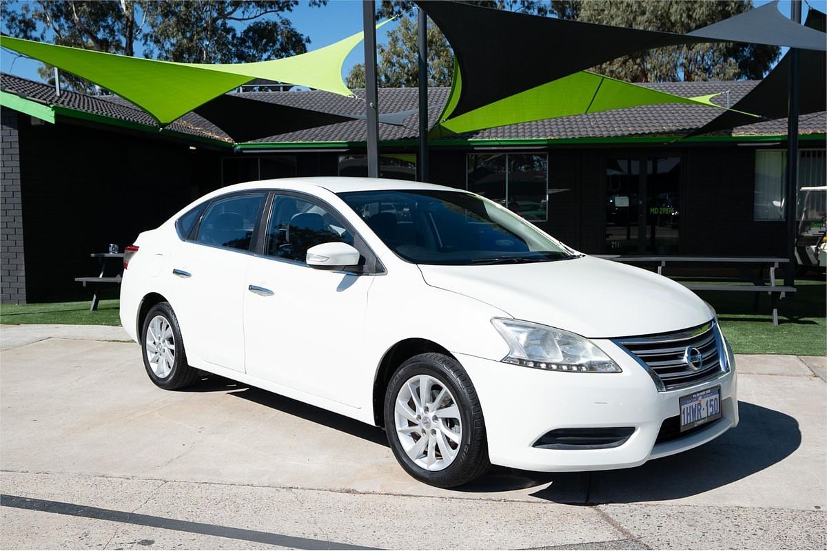 2014 Nissan Pulsar ST B17