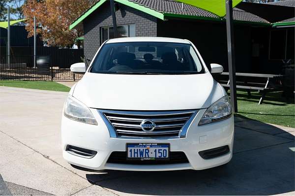 2014 Nissan Pulsar ST B17
