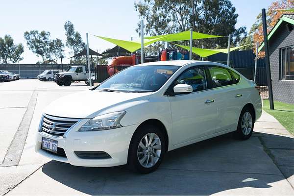 2014 Nissan Pulsar ST B17