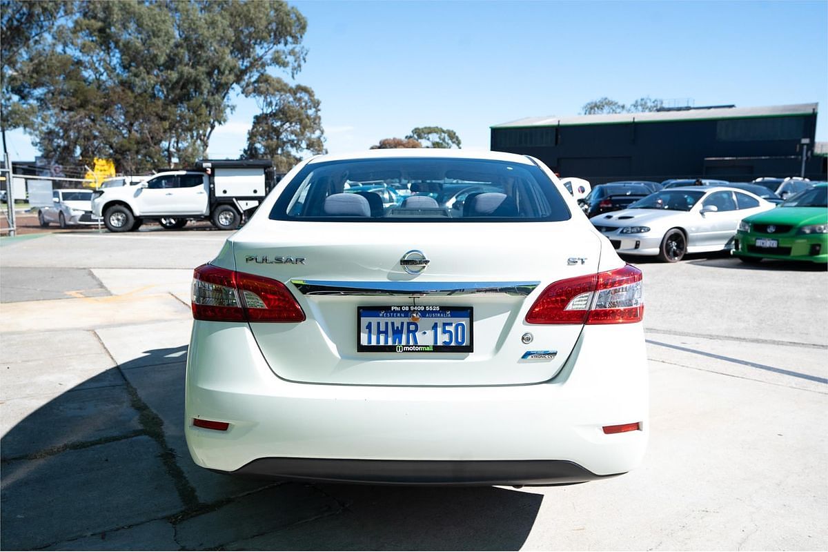 2014 Nissan Pulsar ST B17