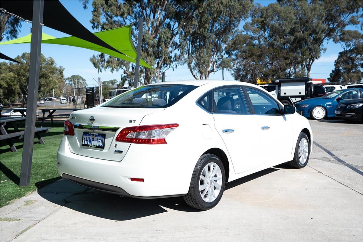 2014 Nissan Pulsar ST B17