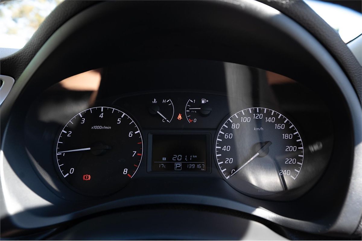 2014 Nissan Pulsar ST B17