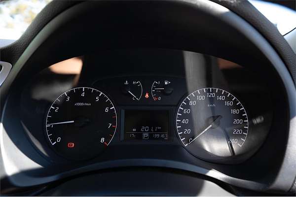 2014 Nissan Pulsar ST B17