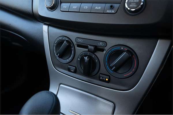 2014 Nissan Pulsar ST B17