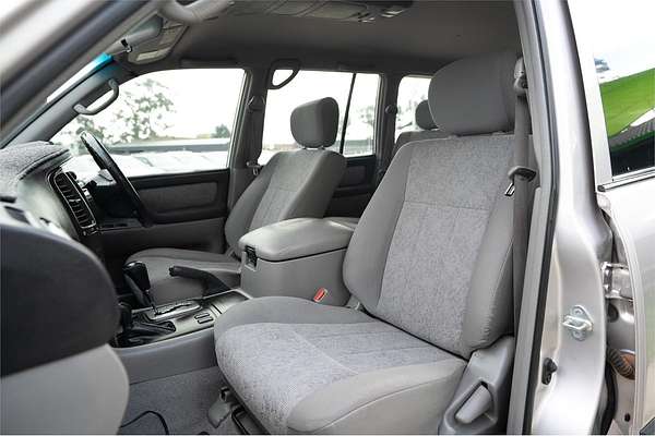2003 Toyota Landcruiser GXL UZJ100R