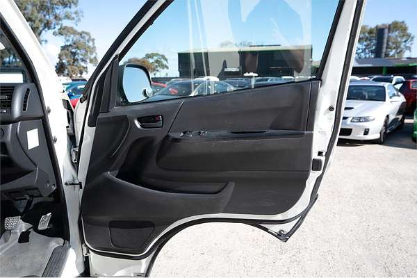 2015 Toyota Hiace TRH201R LWB