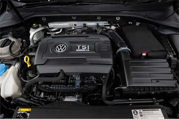 2016 Volkswagen Golf R 7