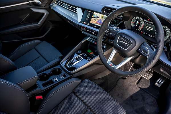 2025 Audi A3 35 TFSI S line GY