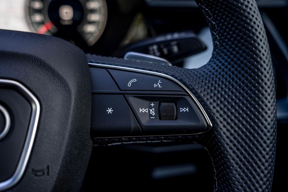 2025 Audi A3 35 TFSI S line GY