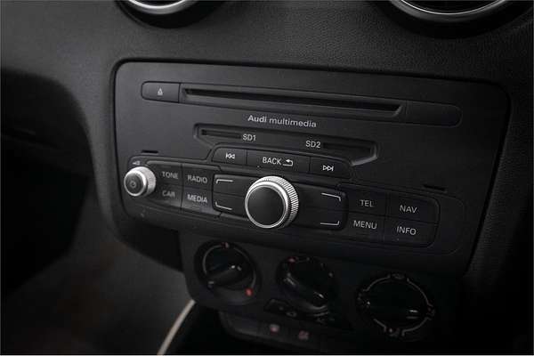 2011 Audi A1 Attraction 8X
