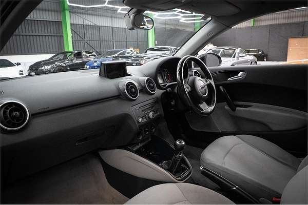 2011 Audi A1 Attraction 8X