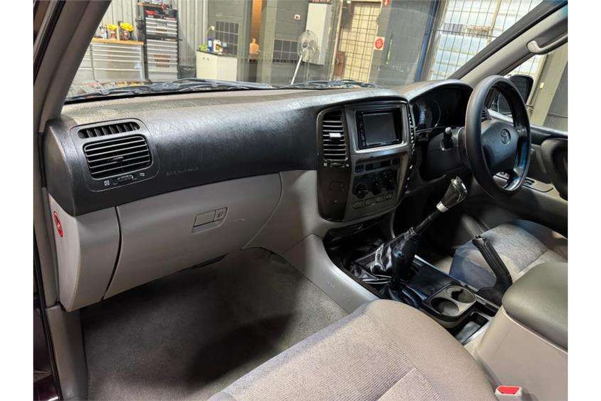 2003 Toyota Landcruiser GXL UZJ100R