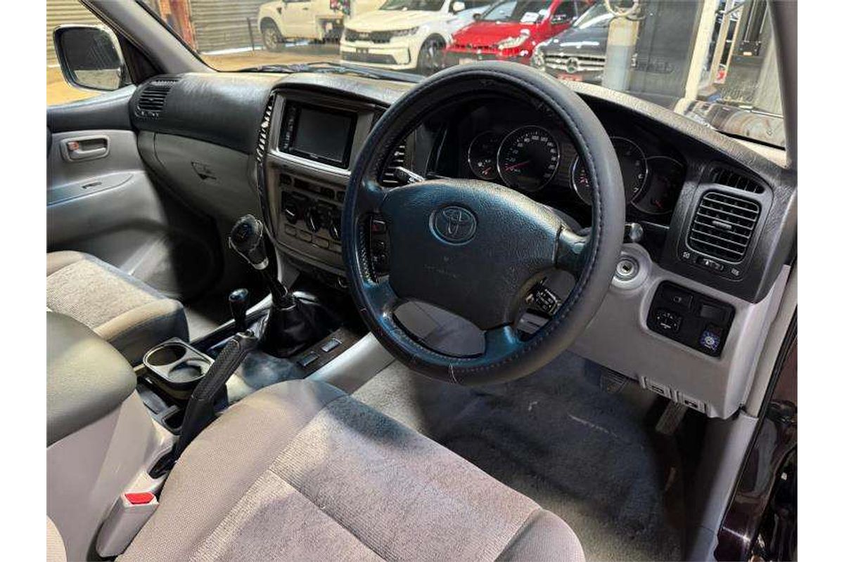 2003 Toyota Landcruiser GXL UZJ100R