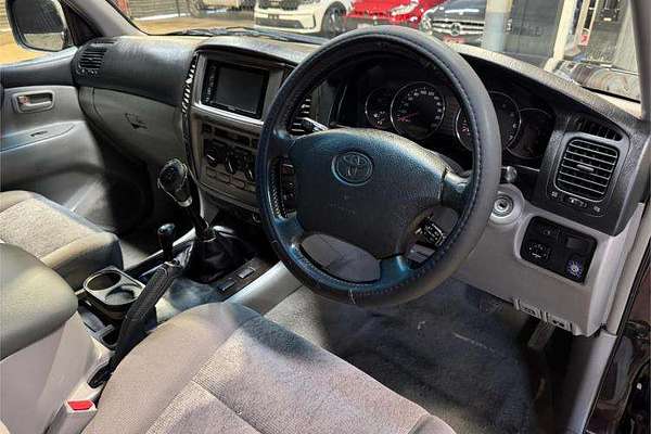 2003 Toyota Landcruiser GXL UZJ100R