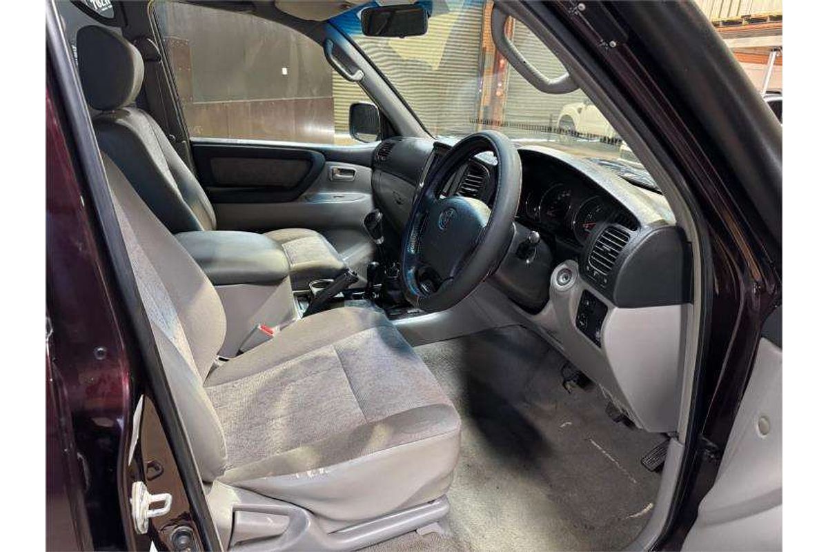 2003 Toyota Landcruiser GXL UZJ100R