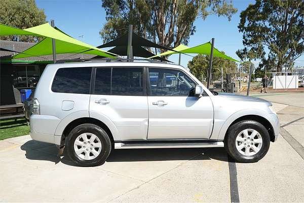 2012 Mitsubishi Pajero GLS NW