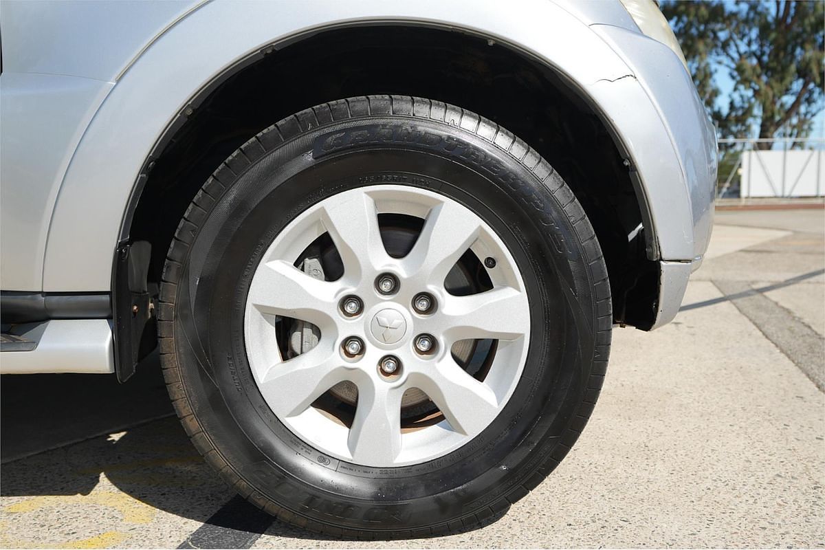 2012 Mitsubishi Pajero GLS NW