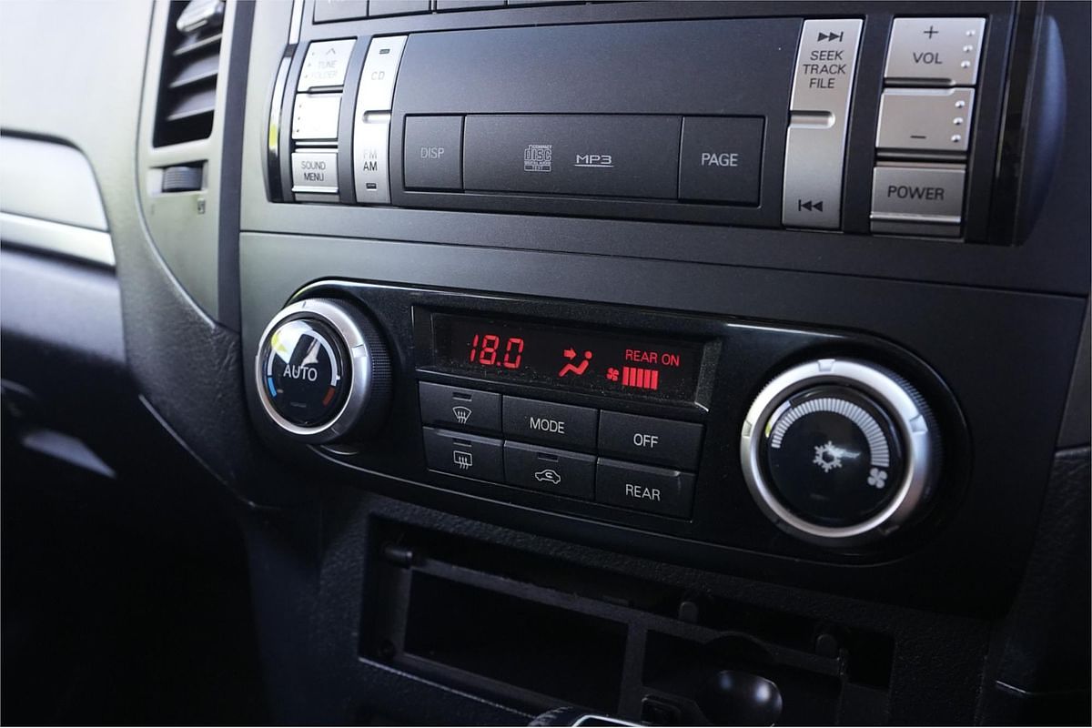 2012 Mitsubishi Pajero GLS NW