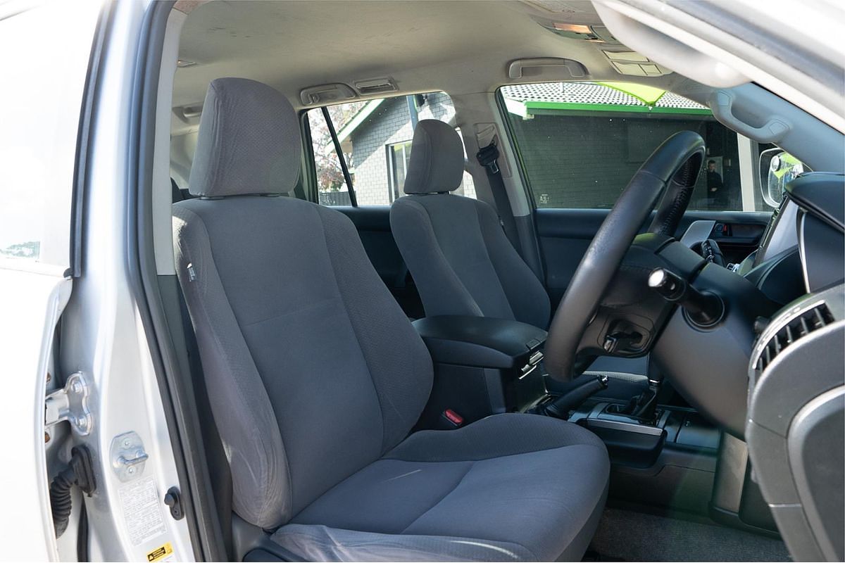 2010 Toyota Landcruiser GXL UZJ200R