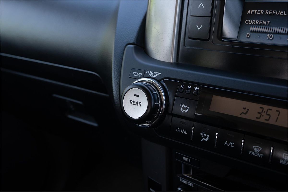 2010 Toyota Landcruiser GXL UZJ200R