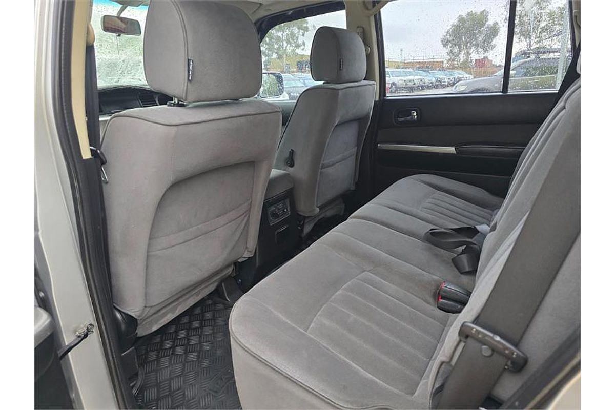 2013 Nissan Patrol ST Y61