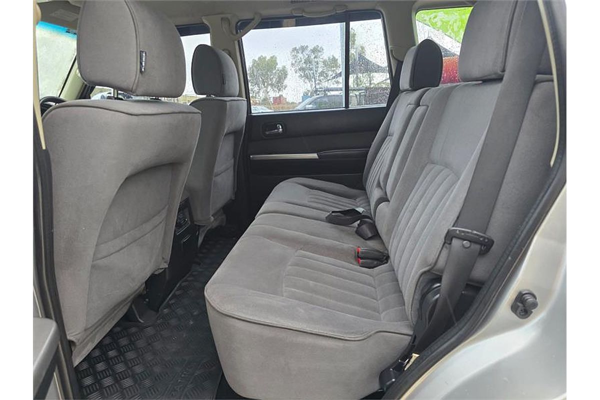 2013 Nissan Patrol ST Y61