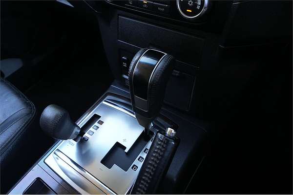 2013 Mitsubishi Pajero Exceed NW