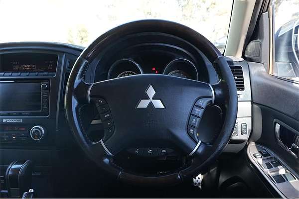 2013 Mitsubishi Pajero Exceed NW
