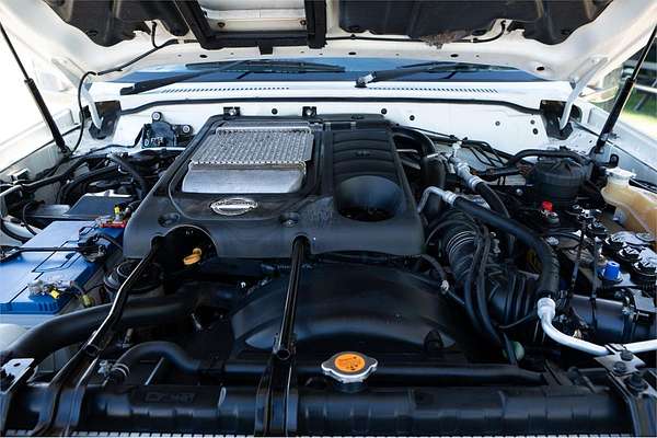 2012 Nissan Patrol ST GU 7