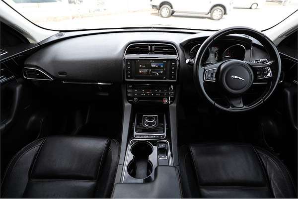 2016 Jaguar F-PACE 20d Prestige X761