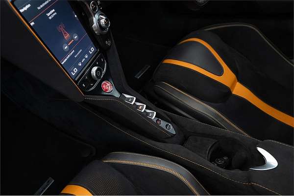 2019 McLaren 720S Performance P14