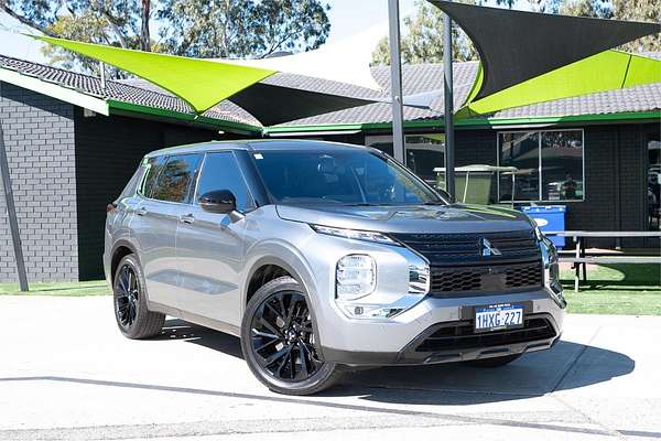 2023 Mitsubishi Outlander Black Edition ZM