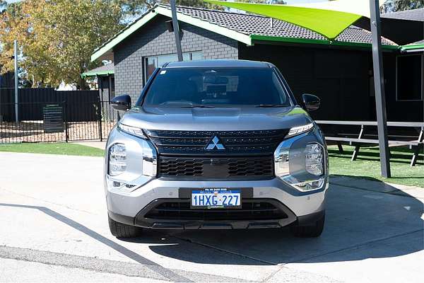 2023 Mitsubishi Outlander Black Edition ZM