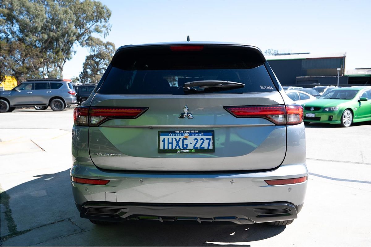2023 Mitsubishi Outlander Black Edition ZM
