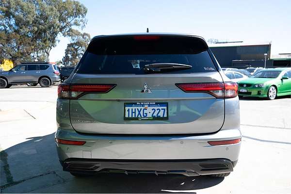 2023 Mitsubishi Outlander Black Edition ZM