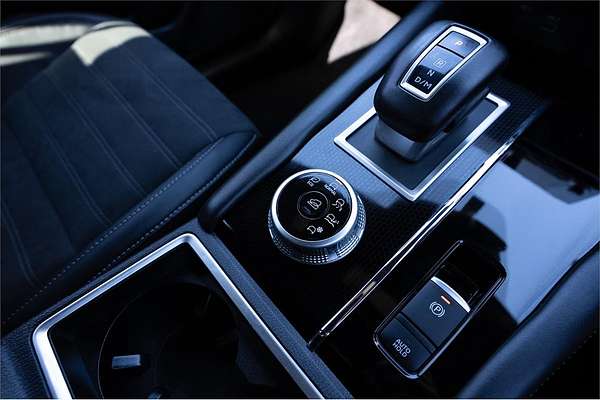2023 Mitsubishi Outlander Black Edition ZM