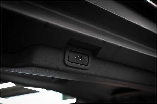 2018 Land Rover Discovery SD4 HSE Series 5