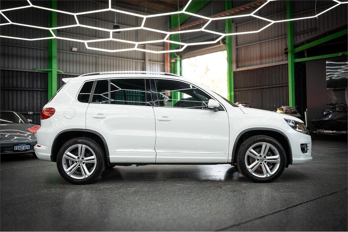 2016 Volkswagen Tiguan 155TSI R-Line 5N