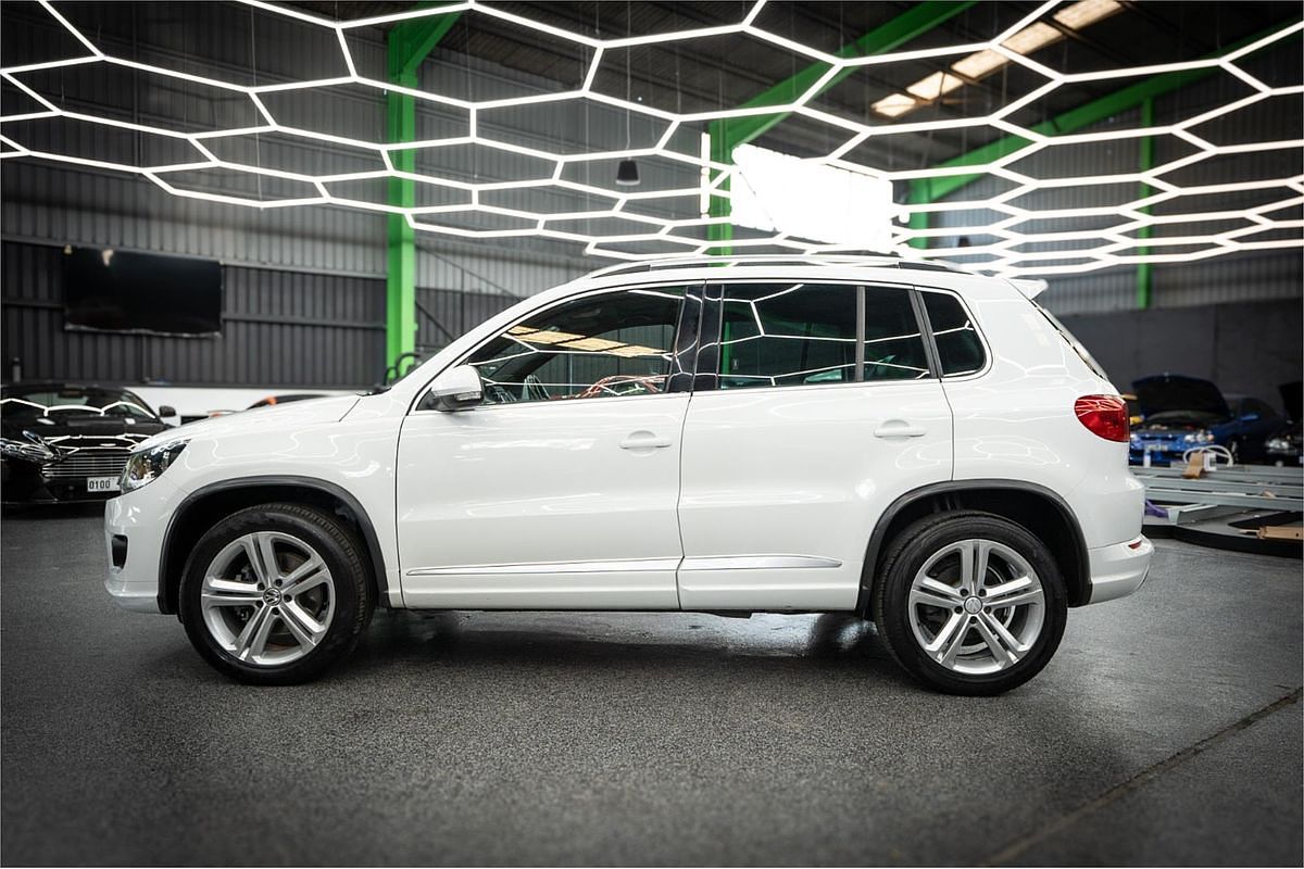 2016 Volkswagen Tiguan 155TSI R-Line 5N
