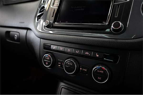 2016 Volkswagen Tiguan 155TSI R-Line 5N
