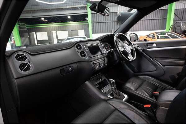 2016 Volkswagen Tiguan 155TSI R-Line 5N