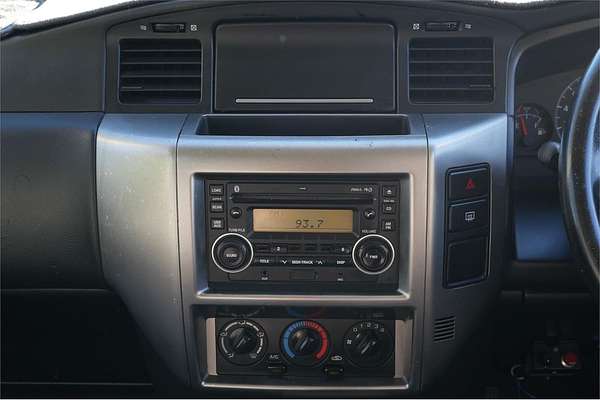 2011 Nissan Patrol ST GU 7