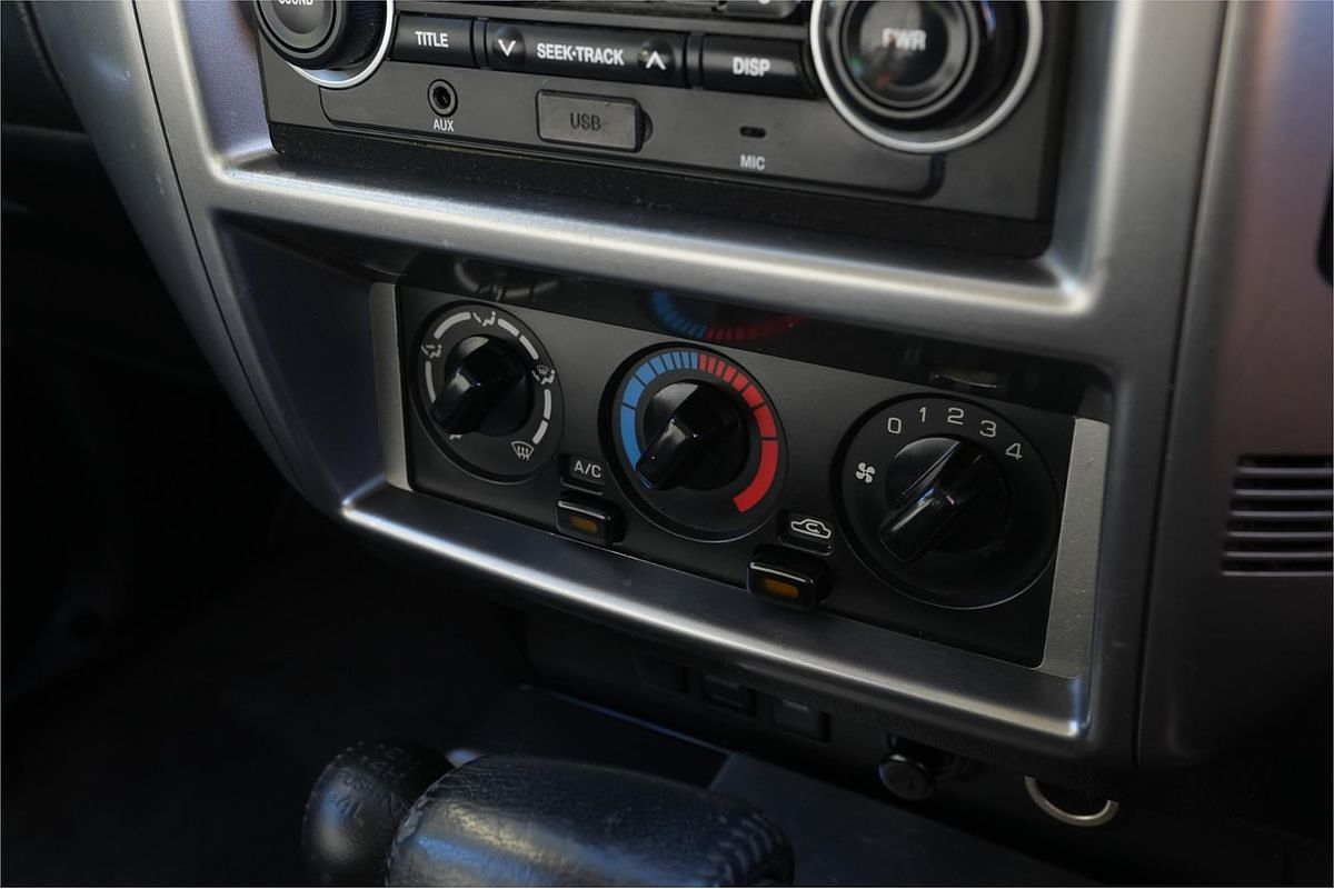 2011 Nissan Patrol ST GU 7