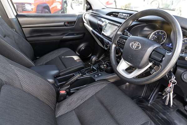 2017 Toyota Hilux SR GUN126R 4X4