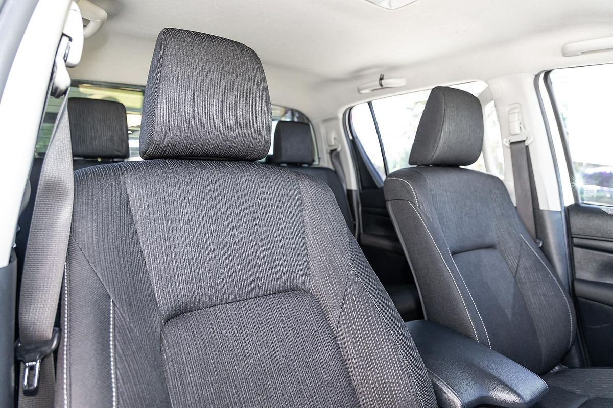 2017 Toyota Hilux SR GUN126R 4X4