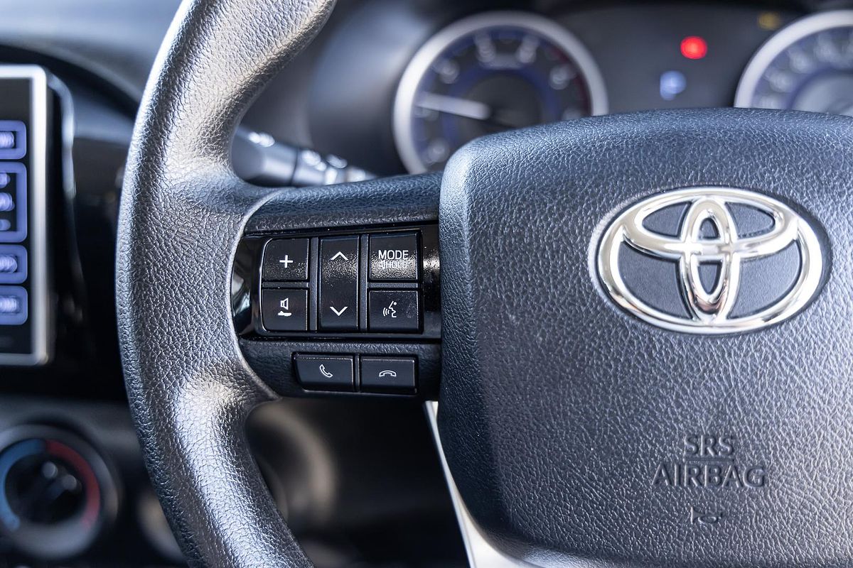 2017 Toyota Hilux SR GUN126R 4X4