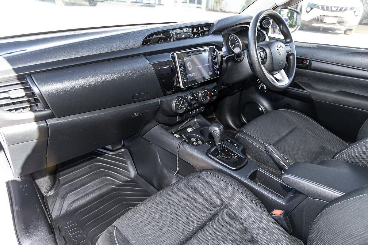 2017 Toyota Hilux SR GUN126R 4X4