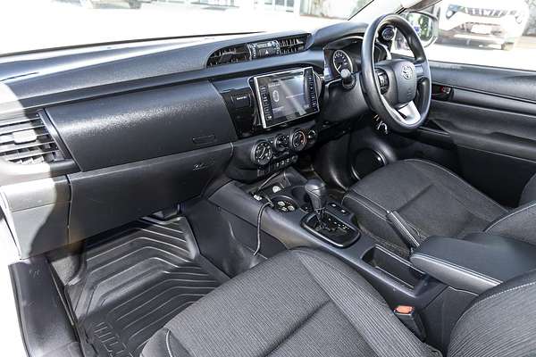 2017 Toyota Hilux SR GUN126R 4X4